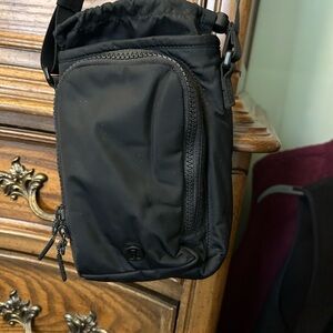 lululemon athletica Black Compact Crossbody water bottle Pouch/purse